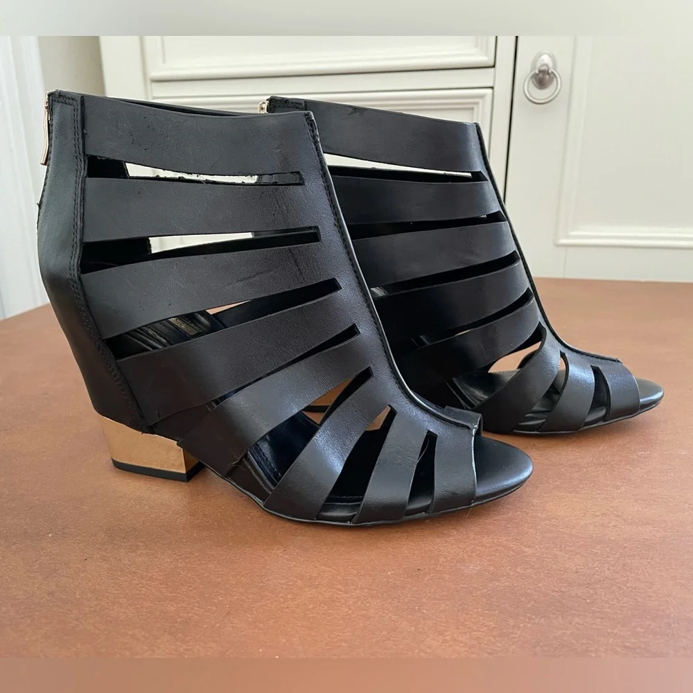 BCBGeneration Charlie heeled wedge, open peep toe shoes 10 black NWT 🎉HP x2🎉 - Picture 2 of 13